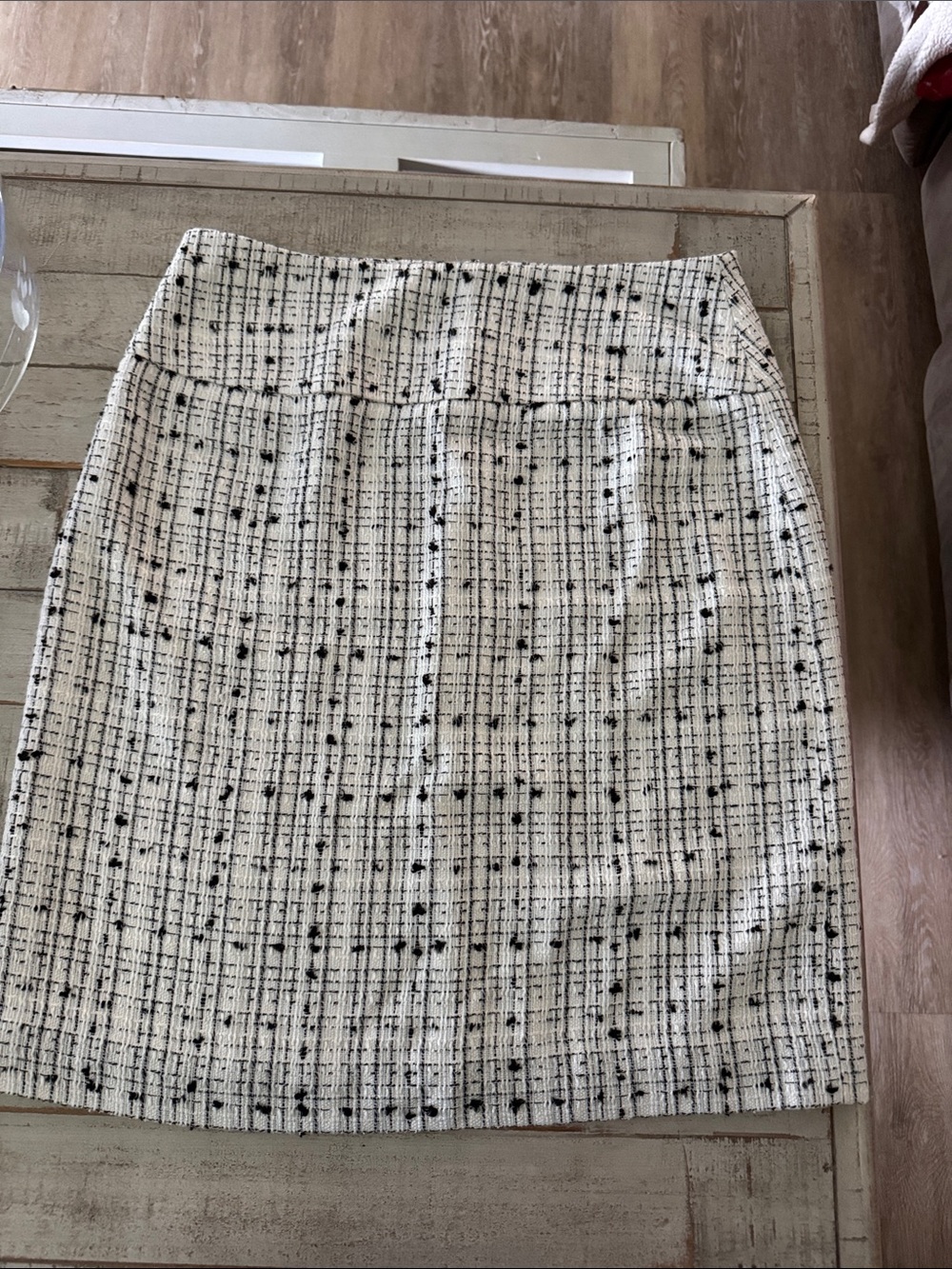 Tahari Cream and Black Tweed Pencil Skirt